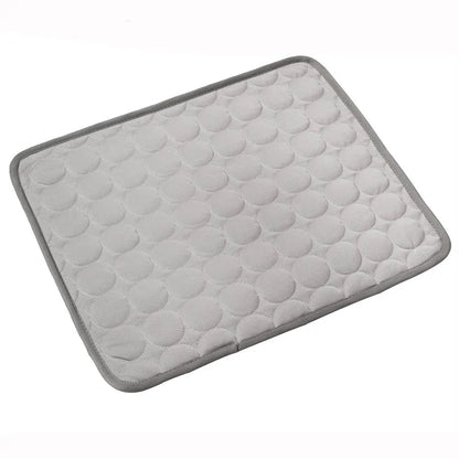 Cooling mat for dogs in summer