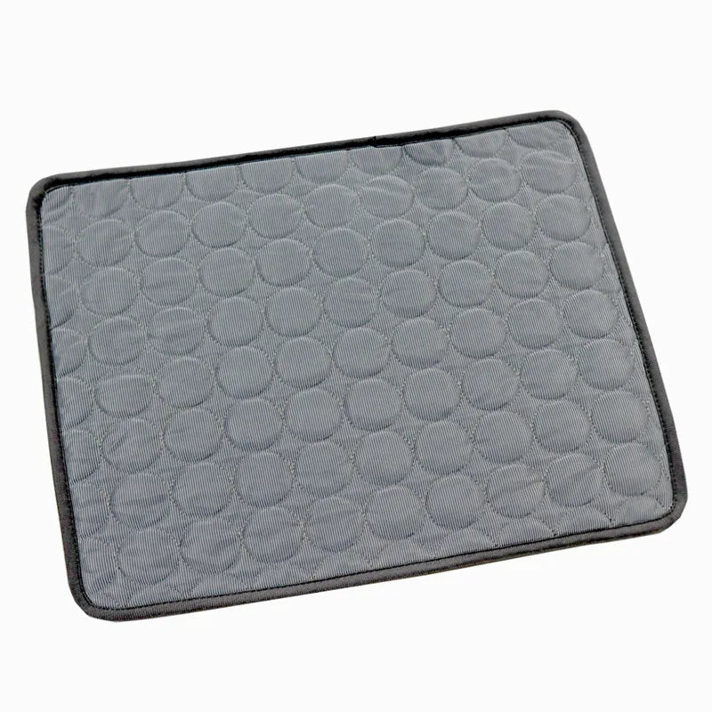 Cooling mat for dogs in summer